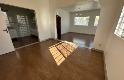 Casa com 3 quartos à venda na santa amélia, belo horizonte  por r$ 949.000