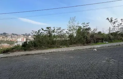 Terreno à venda na Rua Fernando Antônio Merlin Rachelle, 63, Universitário, Bento Gonçalves