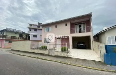 Casa à venda no centro em biguaçu - sc | dois pavimentos