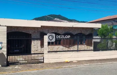 Casa com 3 quartos à venda na Rua Fernando Martinho de Souza, 247, Rio Caveiras, Biguaçu