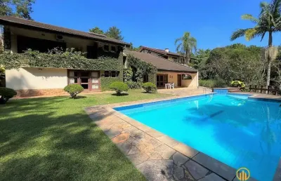 Linda casa com 5 suítes + apto hóspedes! cond. pq silvino pereira