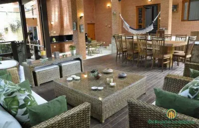 Casa alto padrão com 4 suites, forest hills - jandira/sp