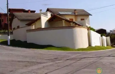 Linda casa com 4 suítes, planejados em todos ambientes ar condicionado
