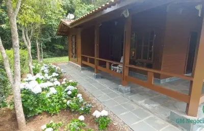 Casa aconchegante 3 dormitórios(1suíte) terreno plano, gourmet e piscina