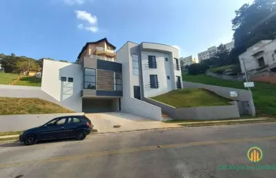Linda casa moderna, nova, 5 suítes(2 no térreo), piscina com hidro