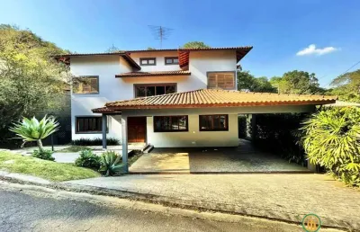 Casa com 5 dorms / 2 sts (1 térrea) piscina, gourmet e vista! em condomínio