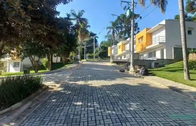 Condomínio novo, moderno com apenas 18 casas  na região da granja viana