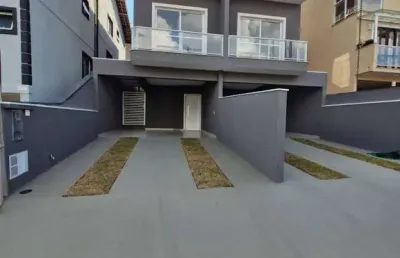 Linda casa nova em condomínio, 3 dormitórios,sendo 1 suíte lazer c churrasq