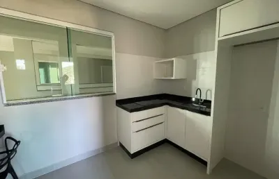 Apartamento semi mobiliado com 01 dormitório no bairro dom bosco em itajaí/sc
