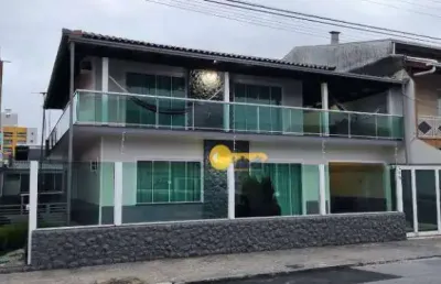 Linda casa mobiliada com dois pavimentos! bairro cordeiros