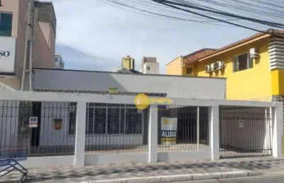 Locacao r$10.000/mês + taxas - casa com 4 dormitórios para alugar, 300 m² - centro - itajaí/sc