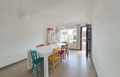 Sobrado triplex à venda com 03 dormitórios sendo 01 suíte e 02 vagas no bairro alto codigo: 22623