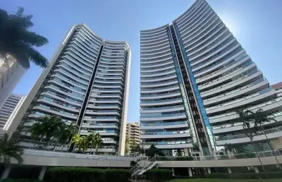 Cobertura 518m², vista mar, 4 suites andar alto, + gabinete,  moveis projetados, 5 vagas,  próximo da beira mar