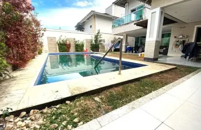 Casa 350m², em condomínio, 3 suites, + estar intimo , gabinete,  4 vagas, piscina, deck e churrasqueira , dunas