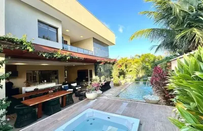 Casa 493m²,  condomínio alphaville fortaleza, porteira fechada, mobiliada e projetada,  6 suítes, piscina, jacuzzi, energia solar, suíte com hidromassagem…  6 vagas