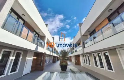 Sobrado com 3 suítes e 3 vagas; 276 m² à venda próximo ao parque barigui