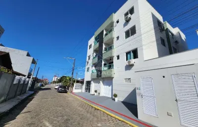 Apartamento com 2 quartos e vaga de garagem coberta no edificio lirio do campo em gravata, navegantes - sc