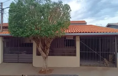 Casa com 3 quartos à venda na Augusto Severo, 01, Vila Planalto, Campo Grande