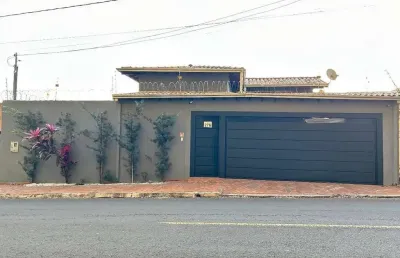 Casa com 3 quartos para alugar na Professor Hilário Da Rocha, 276, Vila Santo Eugênio, Campo Grande