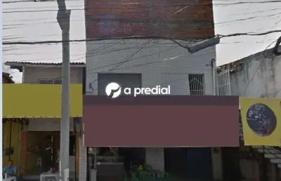 Predio comercial com duas frentes, no centro de itaitinga.