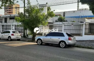 Excelente casa terreno com 660m2  arejada, iluminacao natural, com jardim inverno