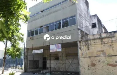 Predio comercial na av. imperador proximo a praca da estacao, com 2 galpoes mais 2 pavimentos