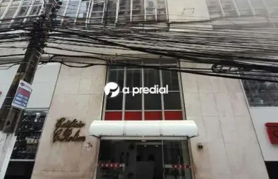 Sala com banheiro, em localizacao privilegiada, a poucos metros da praca do ferreira.