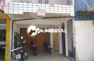 Loja com lavabo, quase esquina com rua barao de aracati.