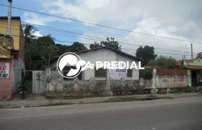 Terreno com casa construida, com fidelidade de locacao a poucos metros do carnauba e cometa supermercados.