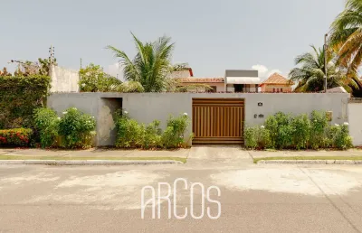 Casa com 5 quartos à venda na Rua Odilon Gonçalves da Silveira, 99, Zona de Expansão (Aruana), Aracaju