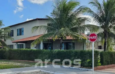 Casa no condomínio costa marina com 545 m², 4 quartos, sendo 2 suítes, piscina privativa e área gour