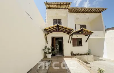 Casa com ponto comercial no grageru, 133m², frente à praça clodoaldo de alencar