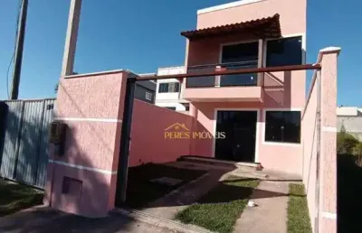 Linda casa duplex, 02 suítes, com 78m2 no residencila rio das ostras/ rj.