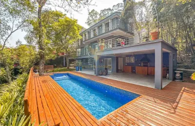 Casa em condomínio fechado com 4 quartos à venda na rua austrália, 450, granja viana, carapicuíba, 350 m2 por r$ 2.200.000