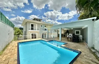 Casa em condomínio fechado com 4 quartos à venda na estrada da fazendinha, 6600, golf gardens, carapicuíba, 400 m2 por r$ 1.650.000