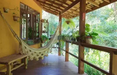 Casa rústica com quintal e área gourmet na granja viana