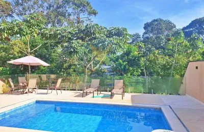 Casa 4suítes no vintage com vista para área de preservação