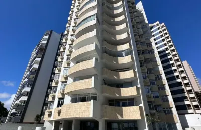Apartamento com aproximadamente 170m2, 3 quartos sendo 1 suíte, dep completa!