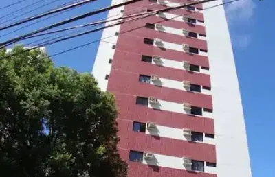 Apartamento com aproximadamente 100m2, 3 quartos sendo 1 suíte, 2 vagas