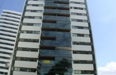 Apartamento com 177m2, 4 quartos sendo 2 suítes, 3 vagas!