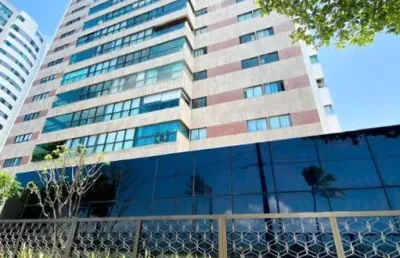 Apartamento com aproximadamente 200m2, 4 quartos sendo 2 suítes!