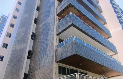 Apartamento com aproximadamente 200m2, 4 quartos sendo 1 suíte, 2 vagas!