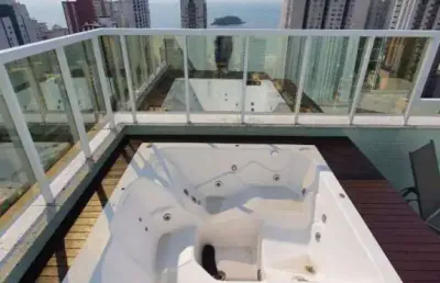 Cobertura com vista mar á venda em balneário camboriú