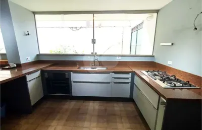 Casa com 4 quartos à venda na Rua Olegário Mariano, Jardim Guedala, São Paulo
