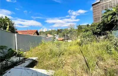 Terreno à venda na Rua Poconé, Sumaré, São Paulo