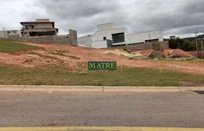 Terreno de esquina em condomínio fechado com projeto aprovado