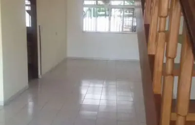 Casa com 3 quartos à venda na Rua Embu, Vila Martins, Carapicuíba