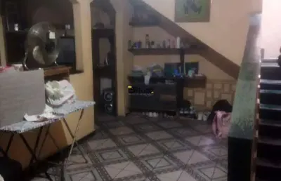 Casa à venda na Avenida da Aldeia, Jardim Iracema, Barueri
