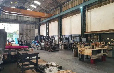 Galpão comercial com localização privilegiada no tatuapé e ponte rolante de 16 toneladas
