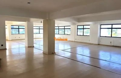 Sala ampla no centro com vista incrível e preço imbatível!